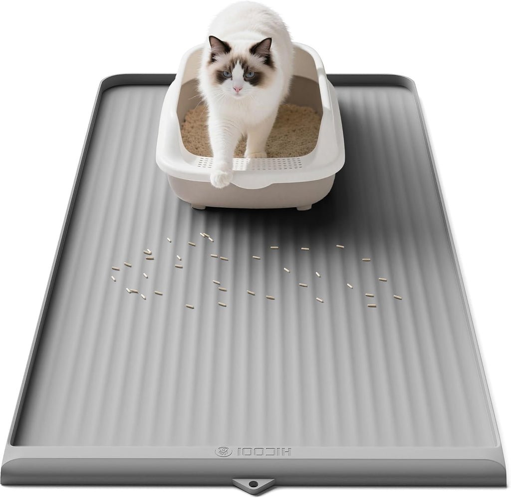 Hicooi silicone cat litter mat front view trapping scattered litter.