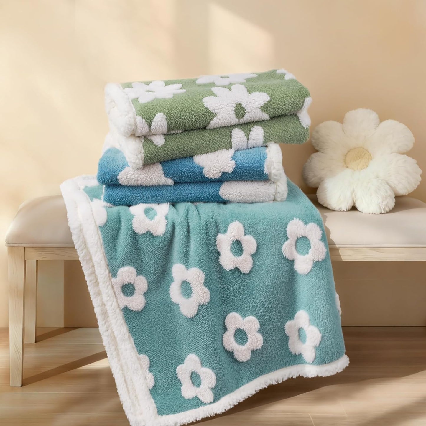 Luciphia washable thick shag pet throw blanket packaging presentation
