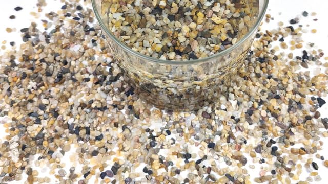 Packaging display of Shizwu 5 pound natural quartz sand