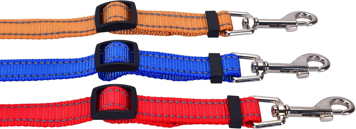 Heavy-duty three hundred sixty degree swivel connector on the MoSANY multi-dog leash to prevent tangles.