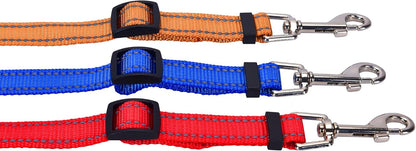 Heavy-duty three hundred sixty degree swivel connector on the MoSANY multi-dog leash to prevent tangles.