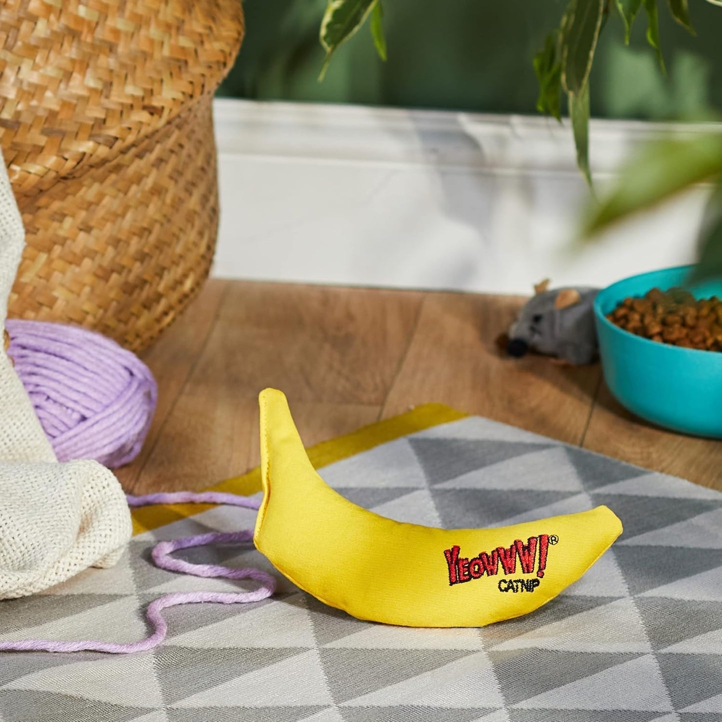 Yeowww! banana toy size comparison 7 inches
