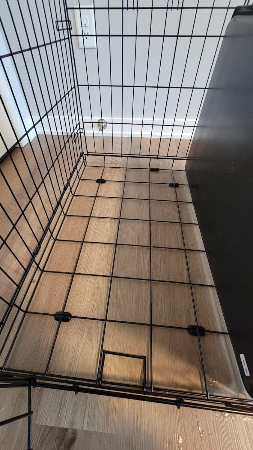 Textured non-slip base of 3dArtByDesign kennel replacement feet
