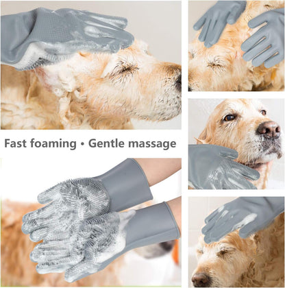 Silicone bristles on Commema pet bathing glove