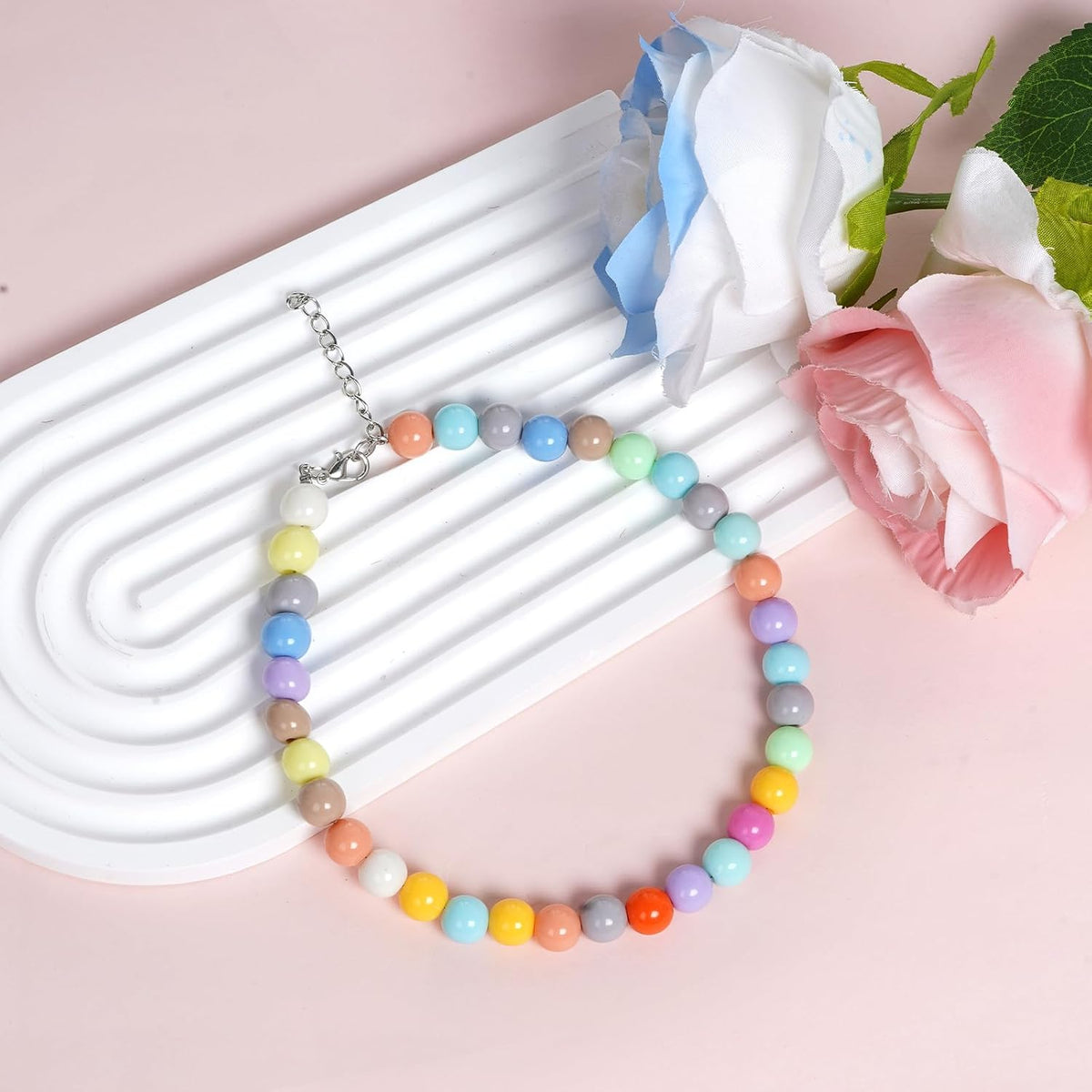 Fengek 9.5-millimeter lightweight smooth pet beads close-up highlighting glossy texture.