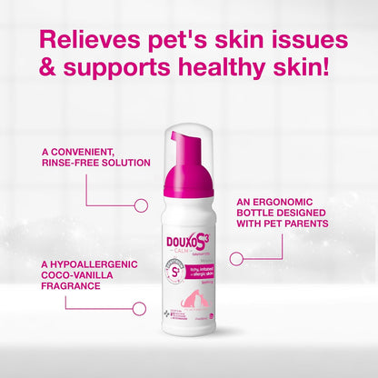Rinse free hypoallergenic mousse pump bottle for pet topical application