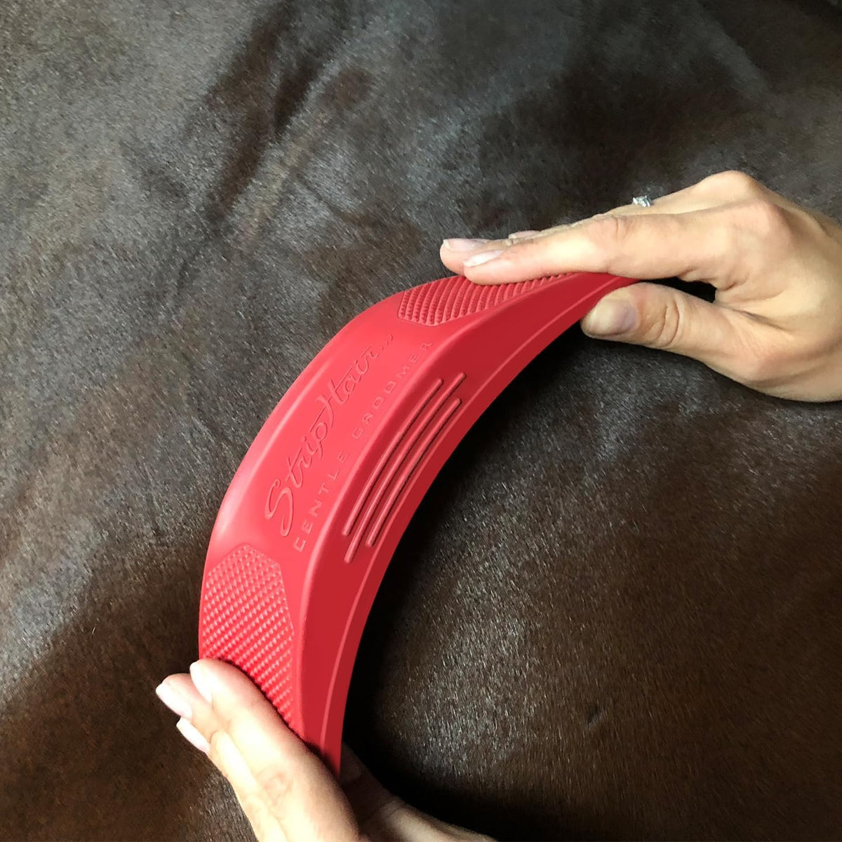 Close up of StripHair rubber texture and grooming edge