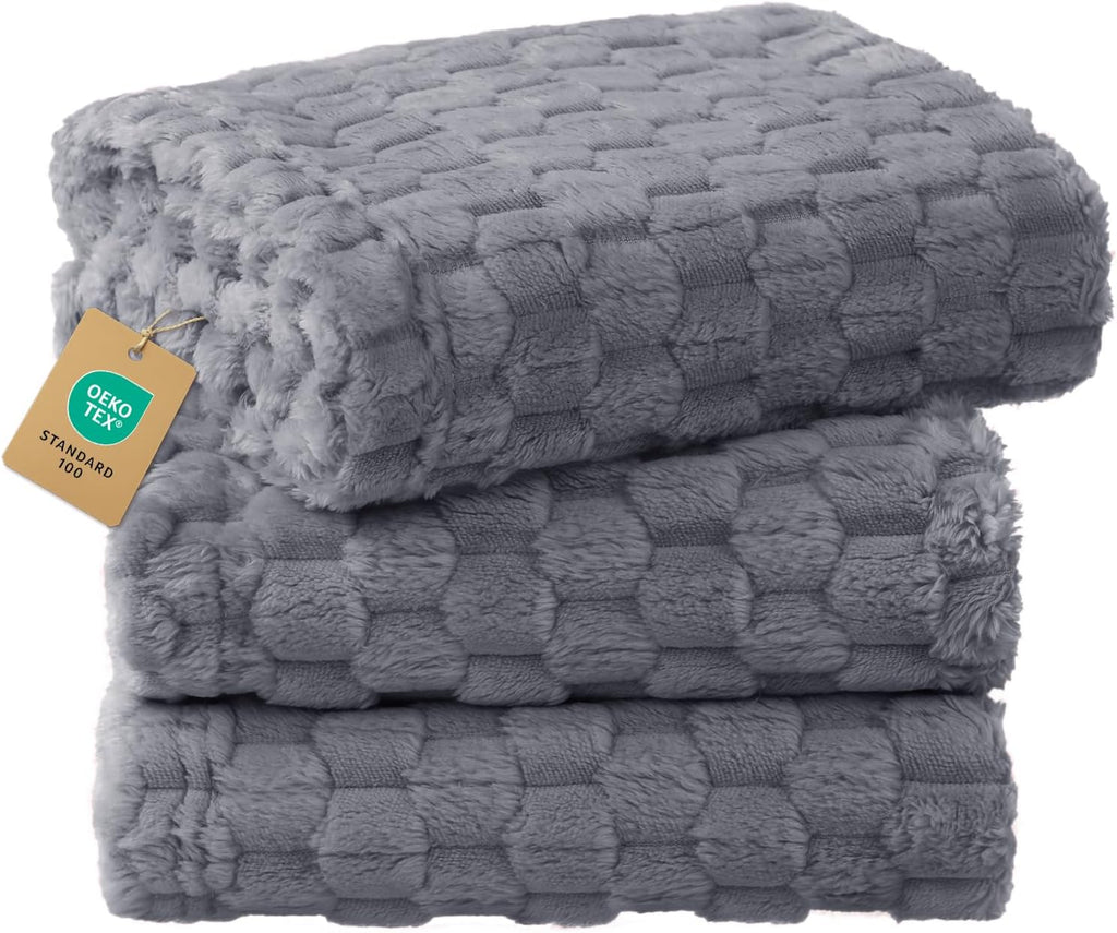 Luciphia 300GSM Fleece Dog Blanket for Small Medium Large Dogs 3D Jacquard 1 Pack 3 Flannel Puppy Cat Pet Throw Blankets Soft Washable Decorative Furniture Protect Pcs3-Grey/White/Pink, S(23''x16'') - Image 10