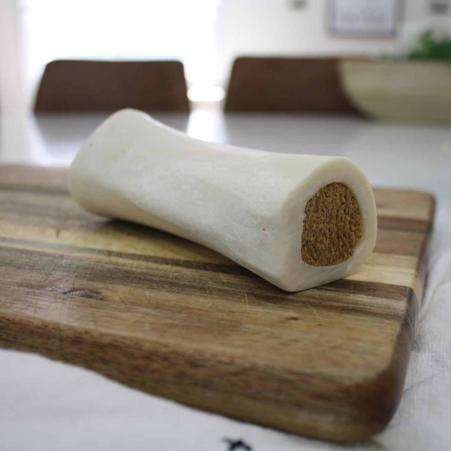 Five to six inch refillable dog chew bone packed with savory bully stick flavor.