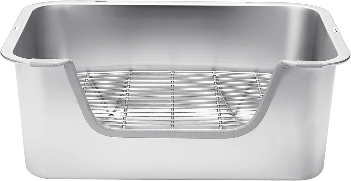 Sorstrem pet litter box showing high raised border for spill prevention