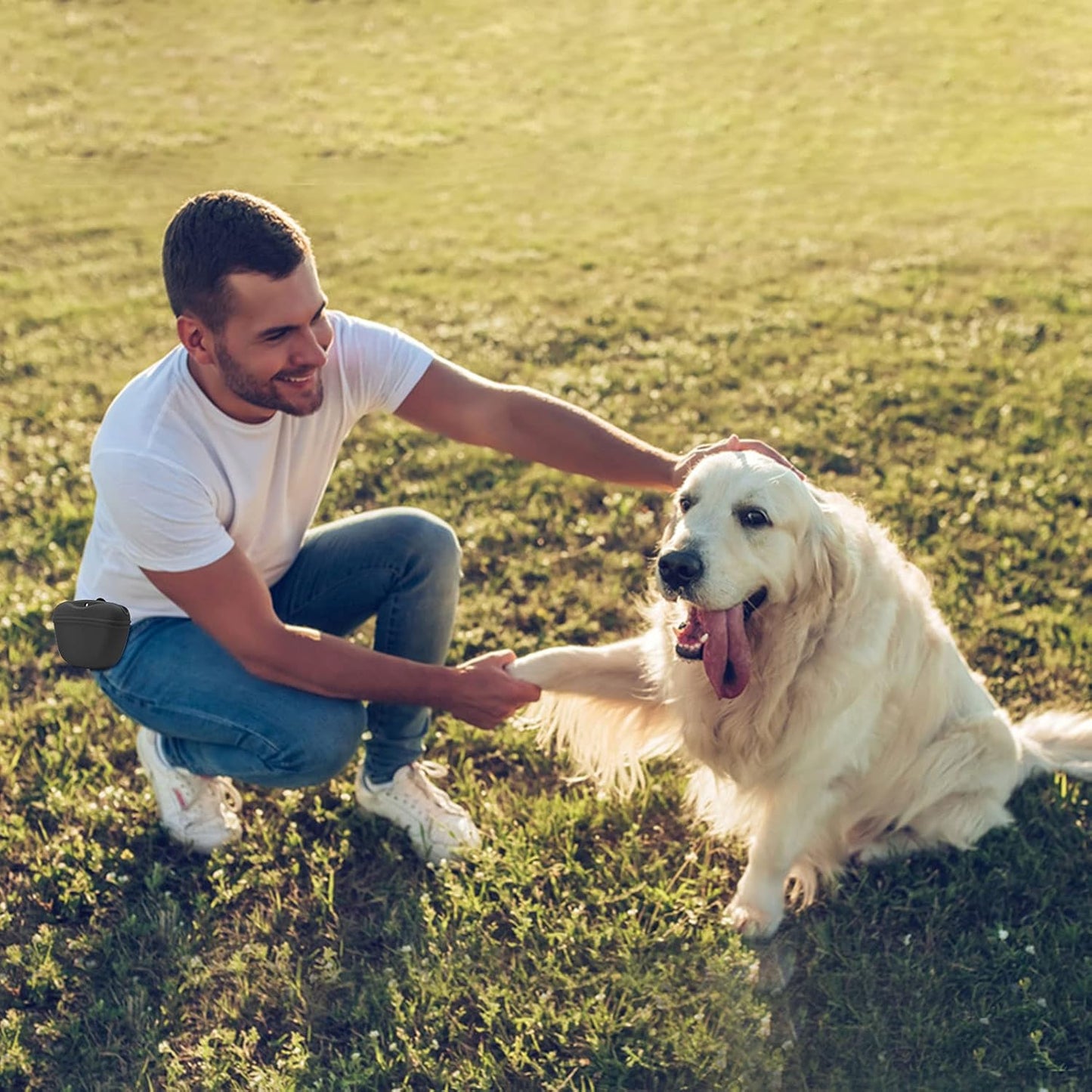 AUDWUD pet reward pouch next to the included dog training clicker accessory