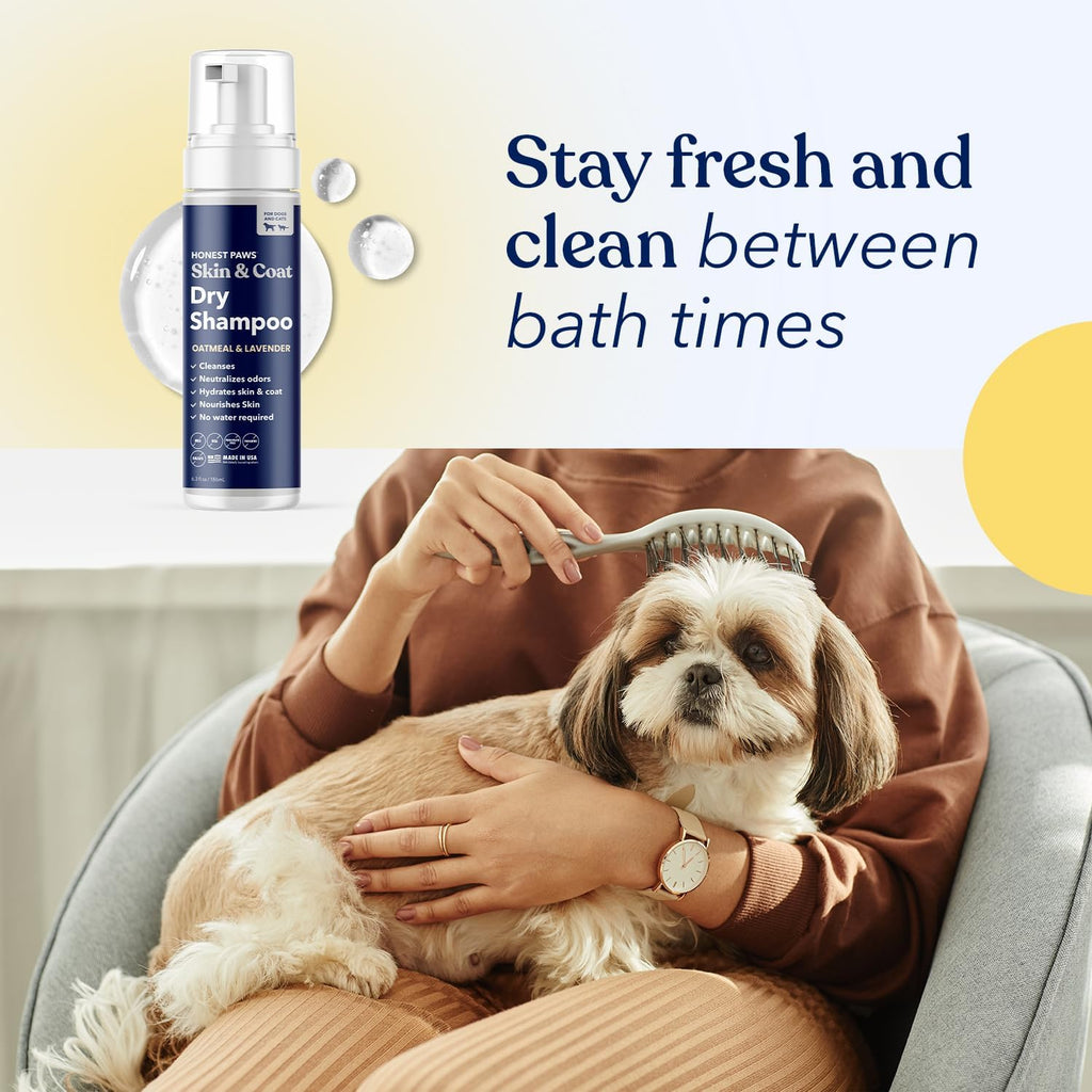 Honest Paws foaming pet cleanser bottle showcasing the authentic oatmeal and lavender ingredients