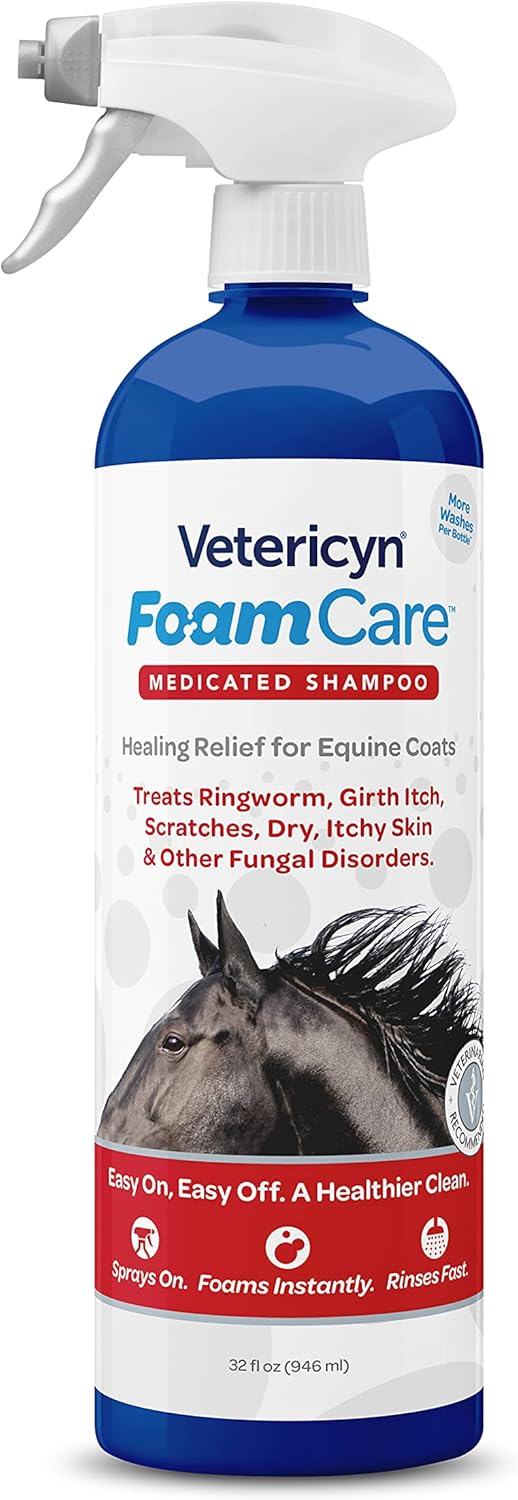 Innovacyn Vetericyn FoamCare Medicated Horse Shampoo front view bottle for equine fungal relief.