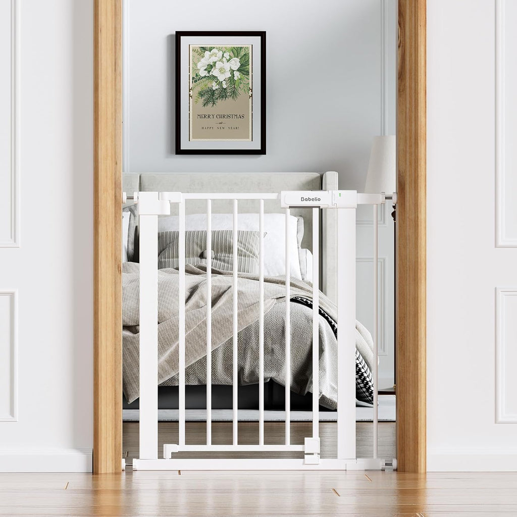 Babelio baby safety gate front view installed in a white doorway