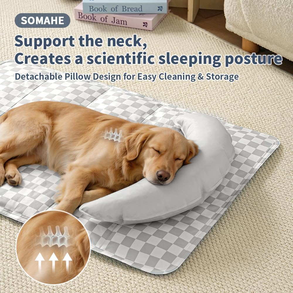 Removable neck support pillow detail on dog cooling mat