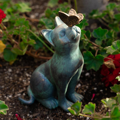Close up of cat memorial statue texture and finish