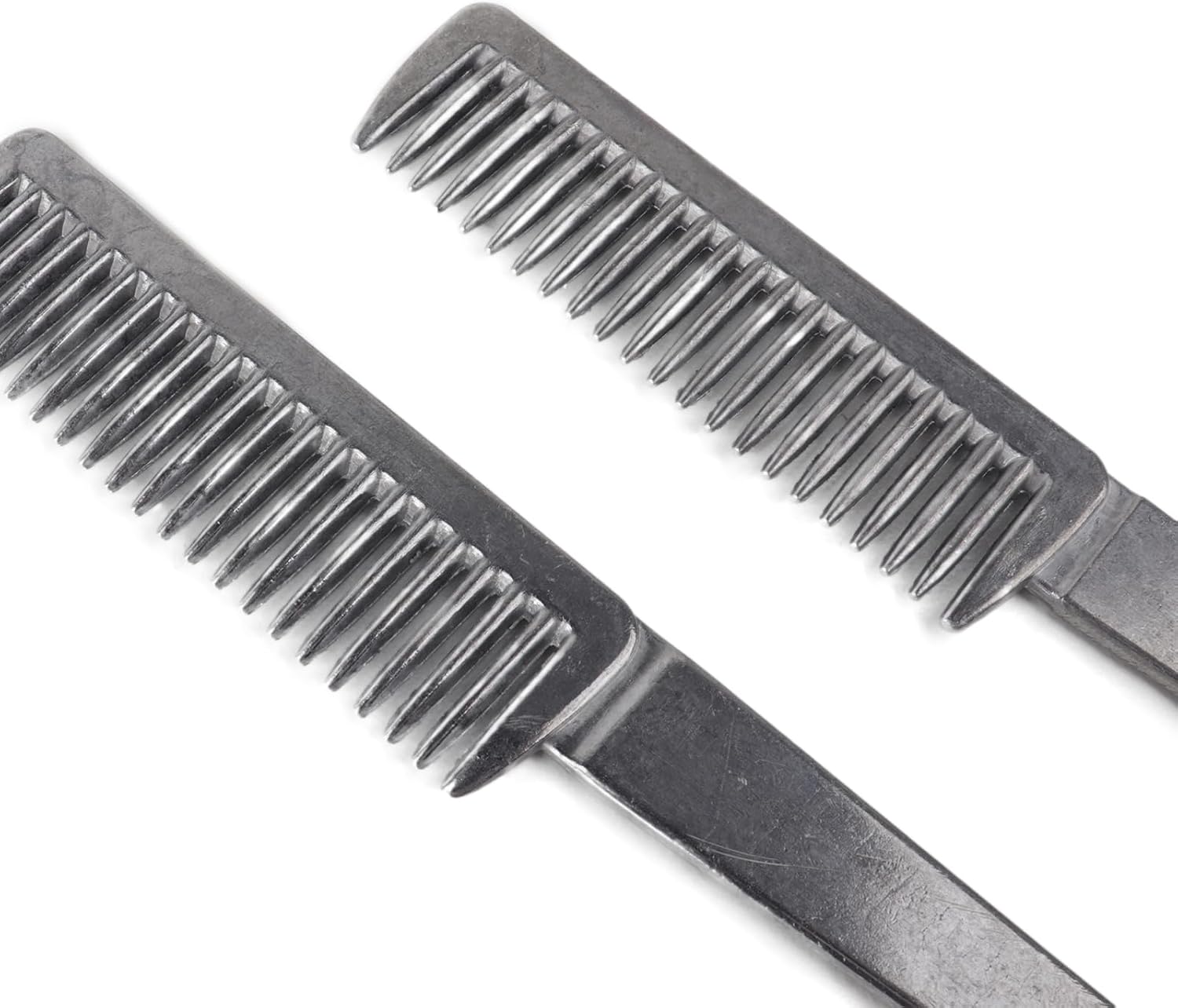 Compact Ujeavette metal grooming set for travel