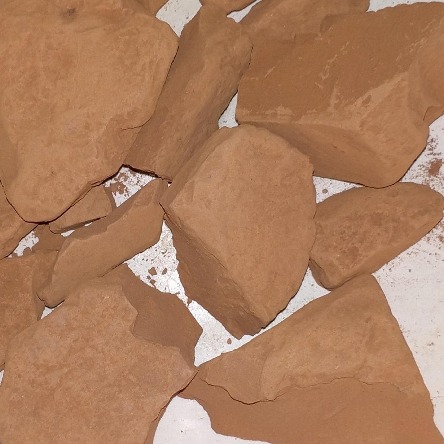 Homemedde91 red clay chunks natural skincare mud mask front view