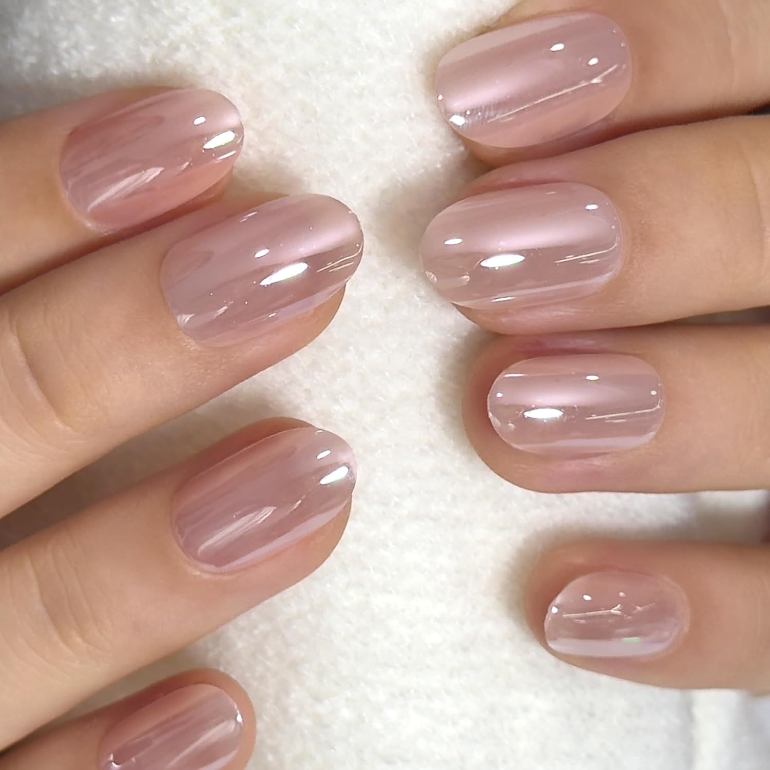CurvLife short oval press on nails in champagne pearl