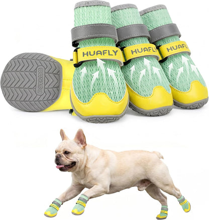 Packaging and contents of Huafly dog shoes for summer