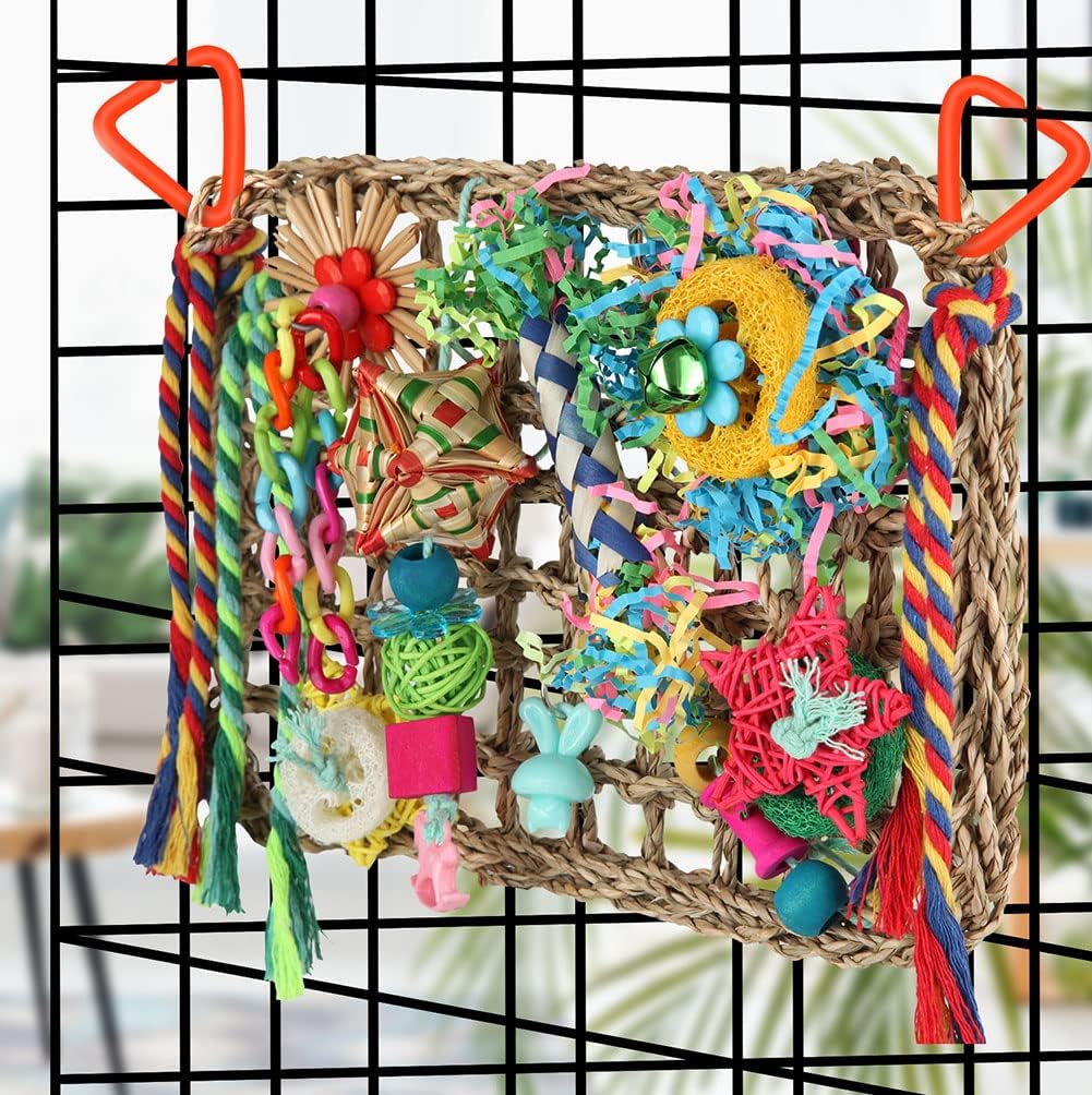 Detailed view of the acrylic hanging hooks on Yixund bird toy