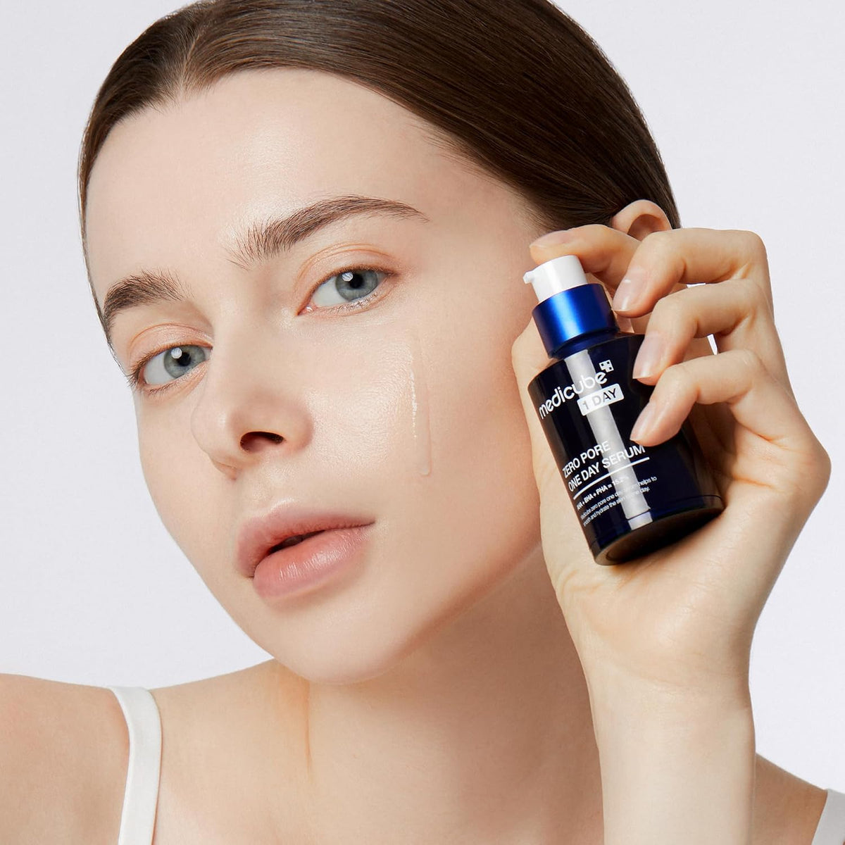 Medicube Zero Pore One-day Serum 1.01 fl.oz - Overnight Resurfacing Serum with Pore Tightening Complex - 15.2% AHA+BHA+PHA & 2% Niacinamide - 10.8% reduction in pore appearance after one day of use - Image 4