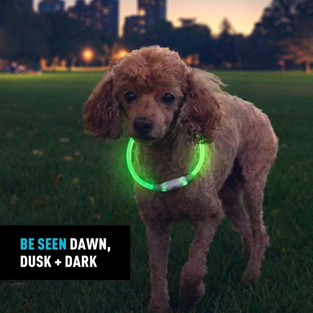 Nite Ize NiteHowl green safety necklace packaging detail highlighting the 5 hour runtime