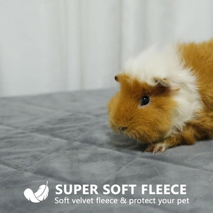 Anti-slip backing detail on Cimiycob pet cage liner