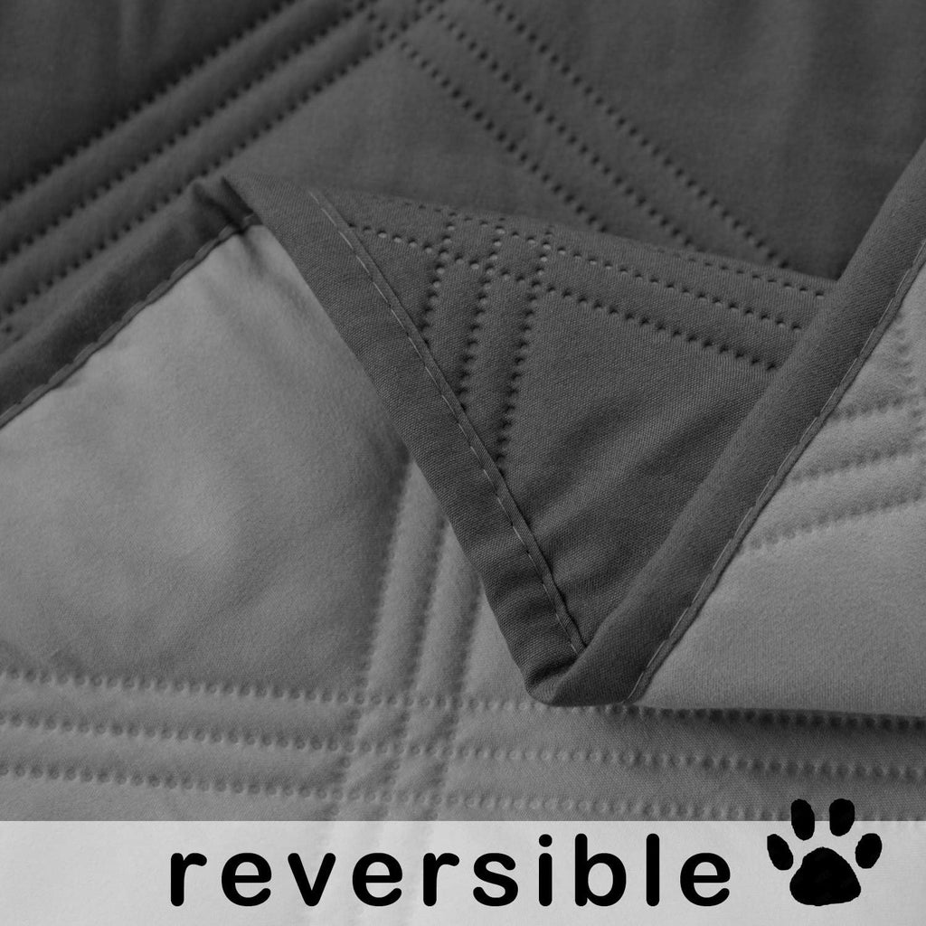 Close up view of the Fuguitex leakproof dog mat illustrating the durable polyester fabric and internal waterproof layer.