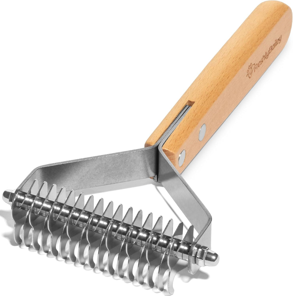Packaging view of the authentic USA imported Freshly Bailey pet undercoat rake