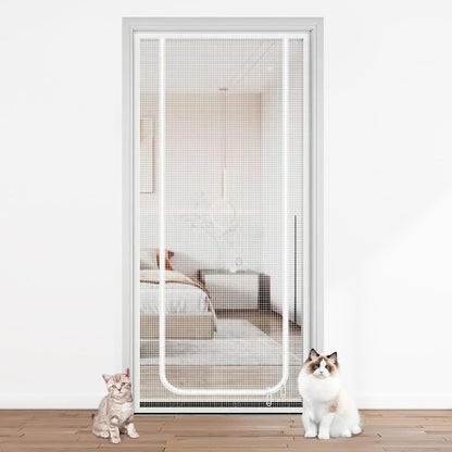 Cat screen door with reinforced zipper closure