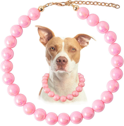 Detailing of the premium imitation pearls used in the decorative puppy jewelry piece.