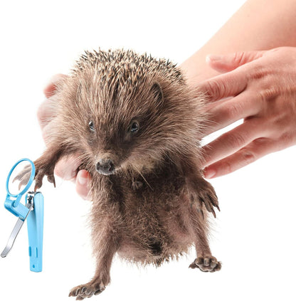 Close up of the Mudder pet nail trimmer with integrated magnifying glass for precise claw cutting