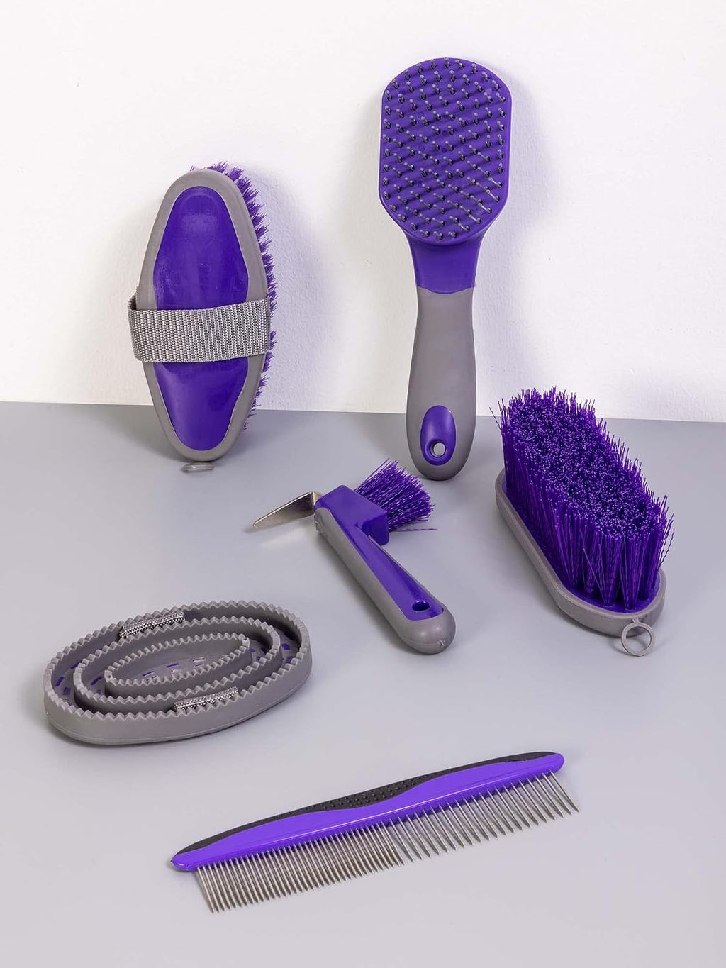 Ueemph equine grooming kit including sweat scraper and hoof pick