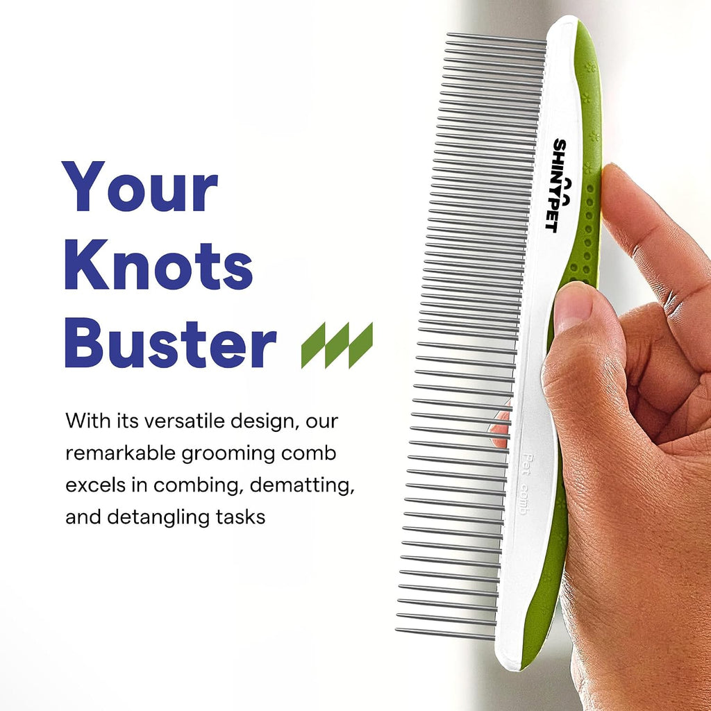Close up of the green non slip handle on the pet grooming comb highlighting ergonomic design.