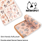 Machine washable premium pet blanket set showing the secure non fraying hemming edge design.