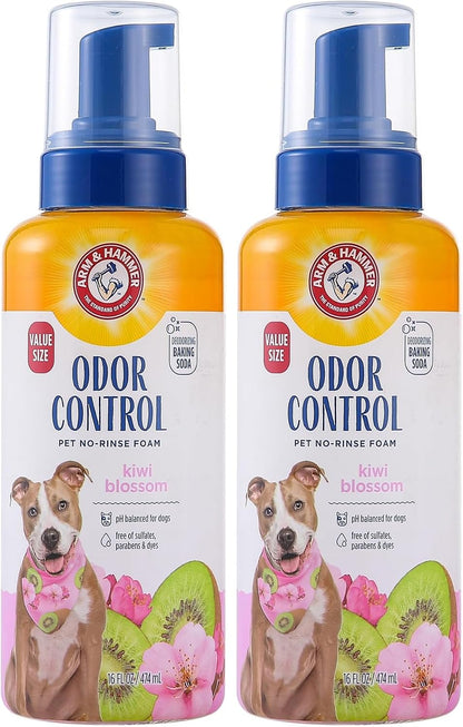 Ingredient details on Arm and Hammer pet spray packaging
