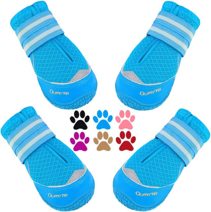 Packaging of Qumy 4 piece dog boot set