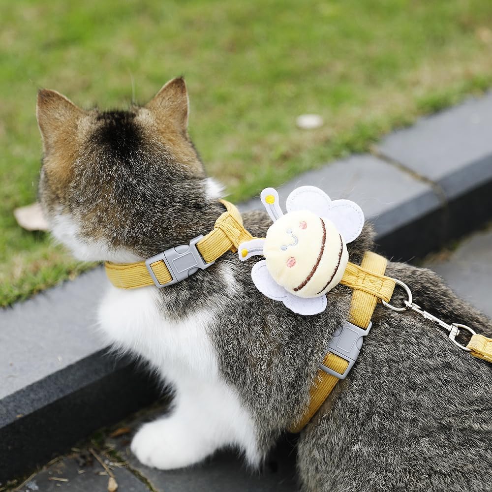 HHSSALIN adjustable small cat harness showing metal leash attachment clip