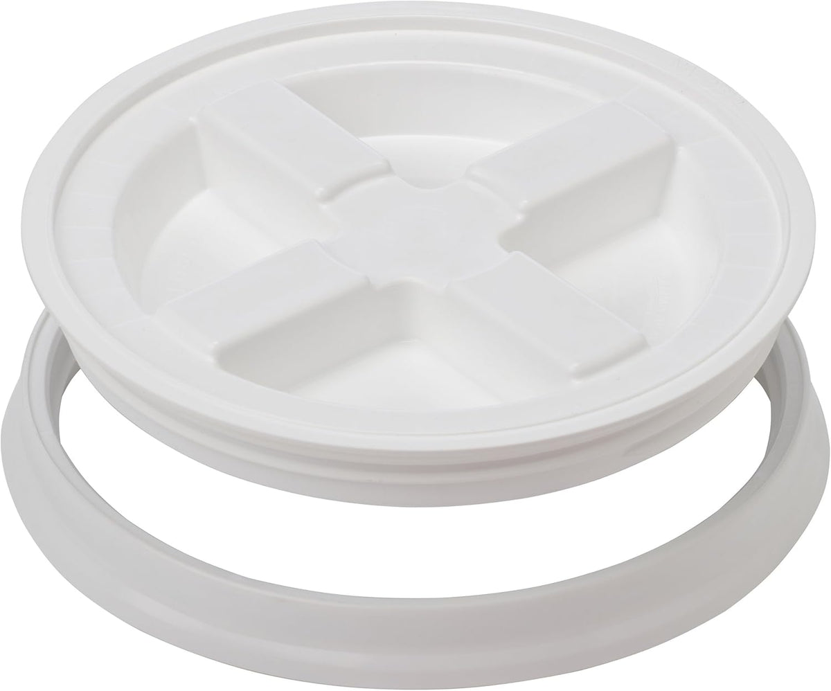 White Gamma2 seal lid on 5 gallon bucket
