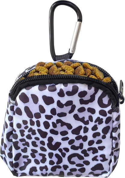 TIHGJHY premium dog training pouch demonstrating its spill-proof capability during running and outdoor exercise.