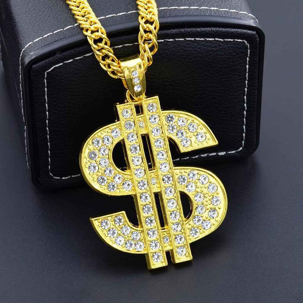 FUNKA pet jewelry chain displaying the secure clasp and five centimeter extender chain.