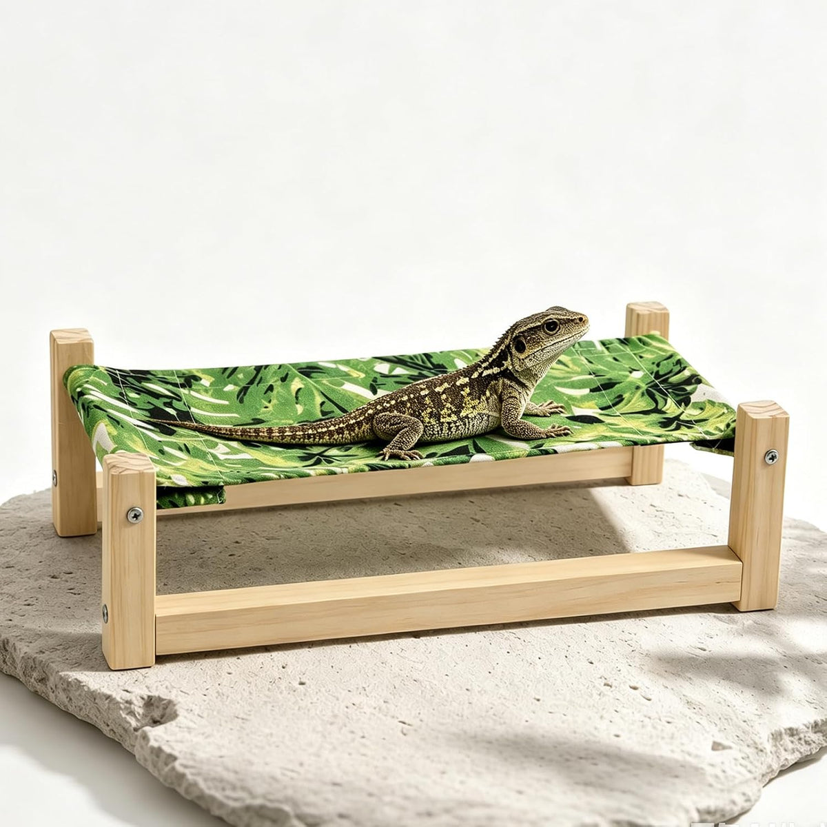 Close up view of the tropical pattern fabric on MinrzPet reptile bed