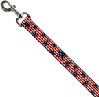 Close-up of the durable metal snap hook and hardware on the pet leash