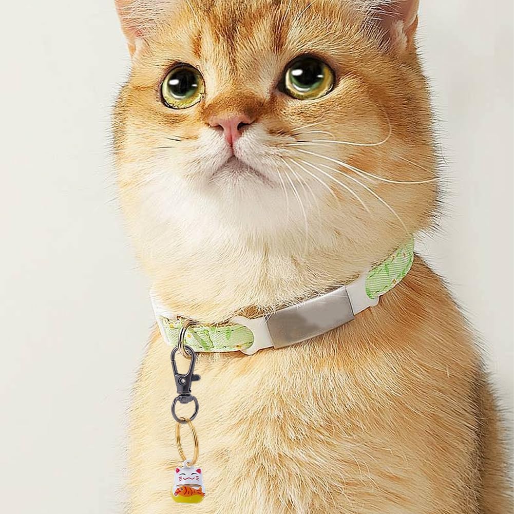 Crafting accessories from the Beamarker lucky cat charm set