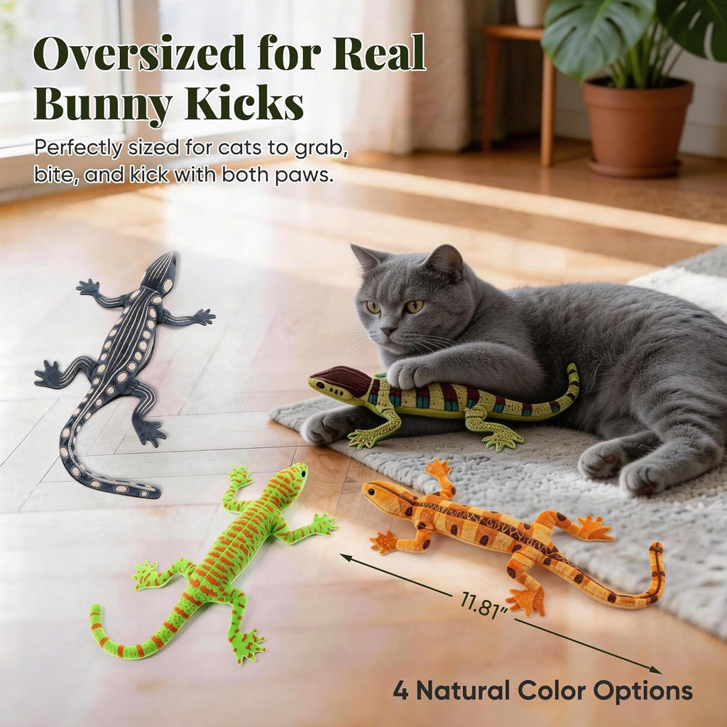 Cat playing with durable CiyvoLyeen lizard chew toy