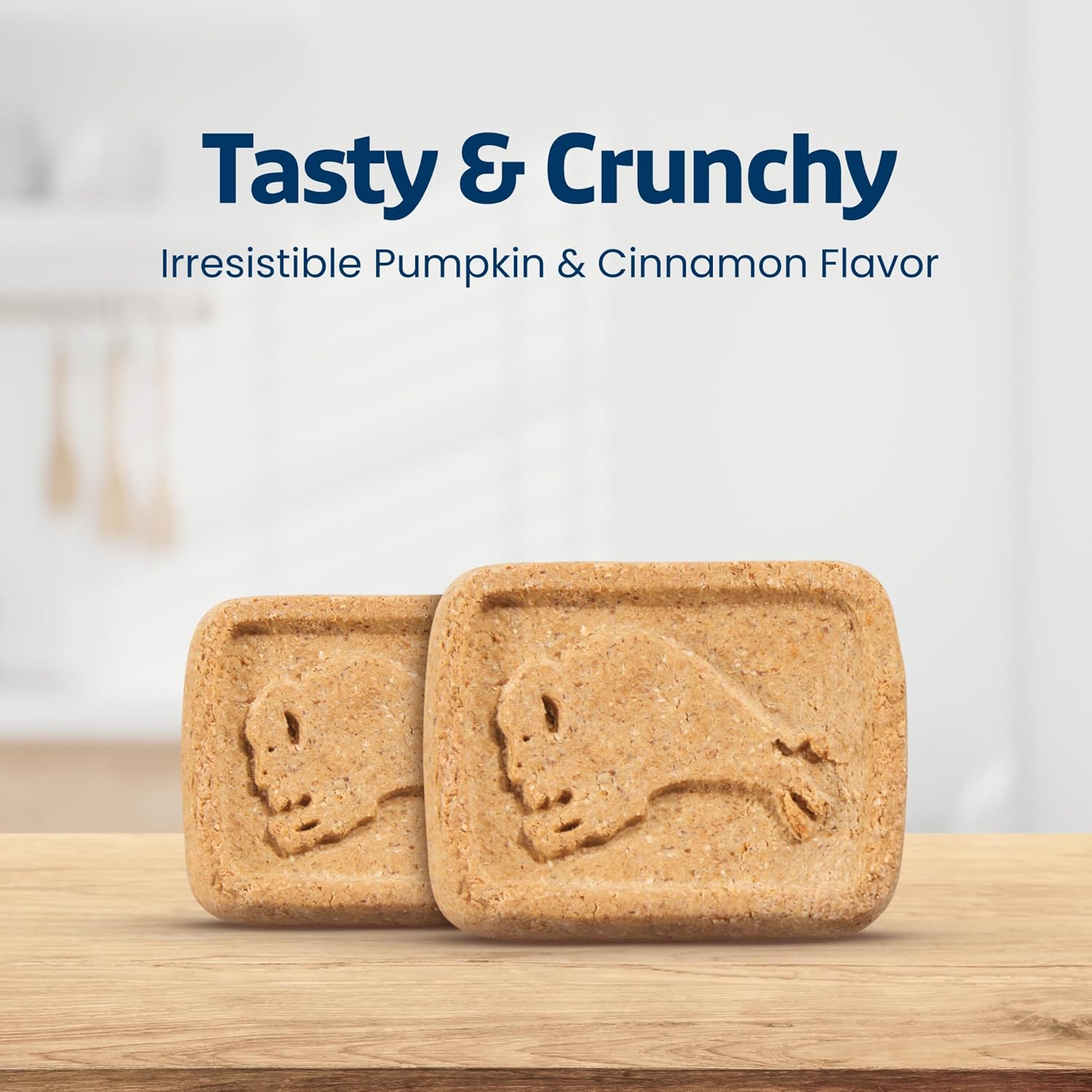 Crunchy dog treats with pumpkin pie aroma for all dog sizes