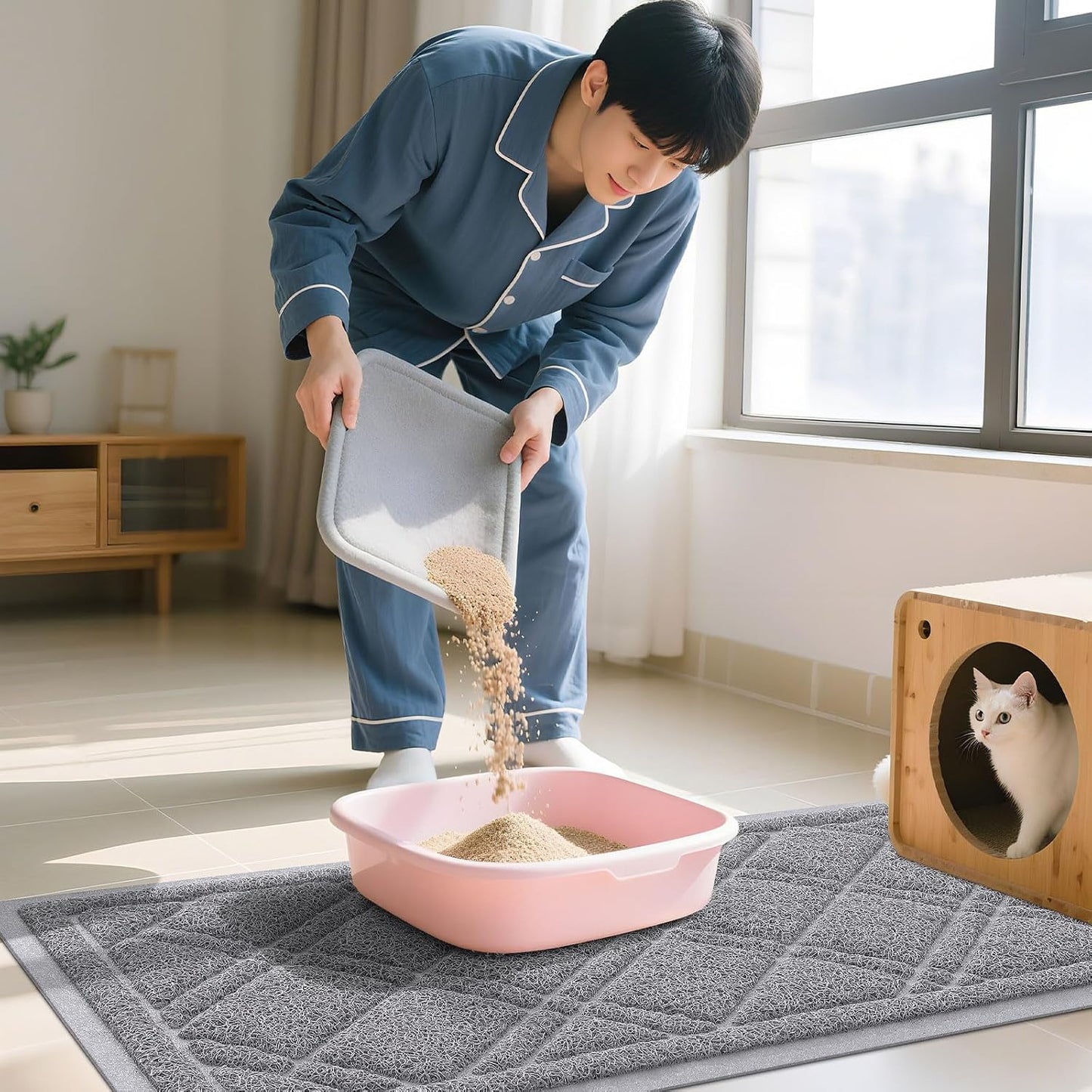 Smiry pet litter mat placed on clean dry wooden flooring indoor