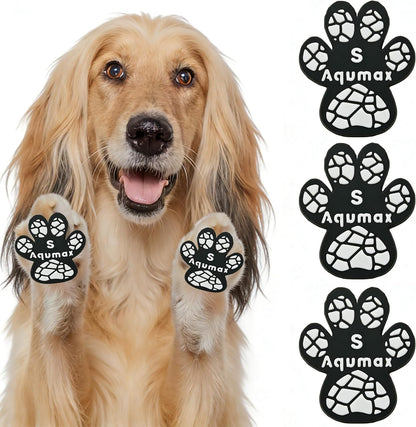 Comparison of dog paws with and without Aqumax traction pads