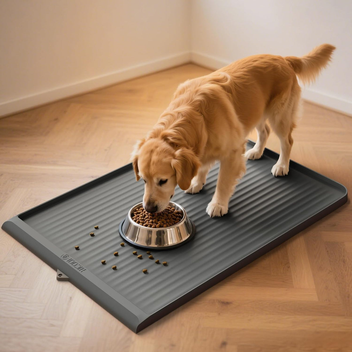 Hicooi large grey silicone dog food mat front view